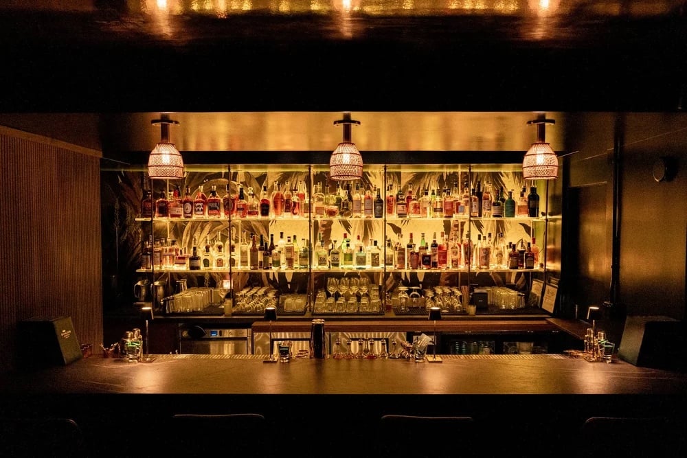 Green Lady Cocktail Room bar